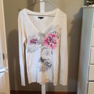 AEO cream long sleeve V neck shirt Women’s M
